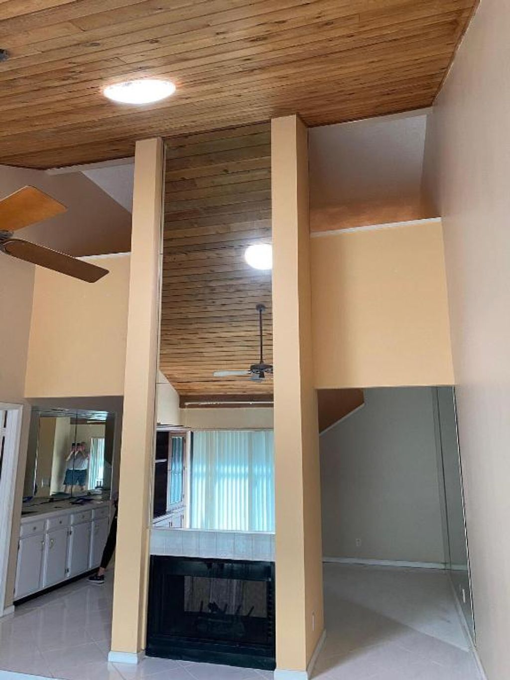 Photo of 22 Balfour Road W, Palm Beach Gardens, FL 33418 (MLS # R11141027)