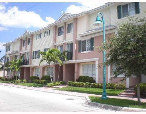 Pineapple Grove Village C - Residential Lease