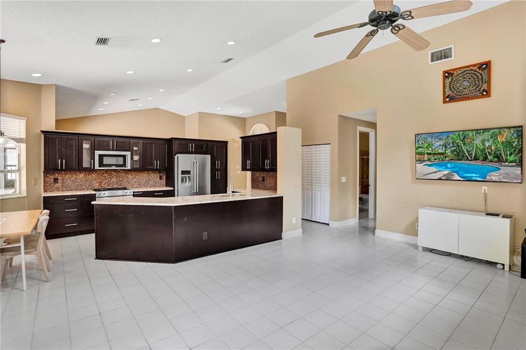 Embassy Lakes - Residential