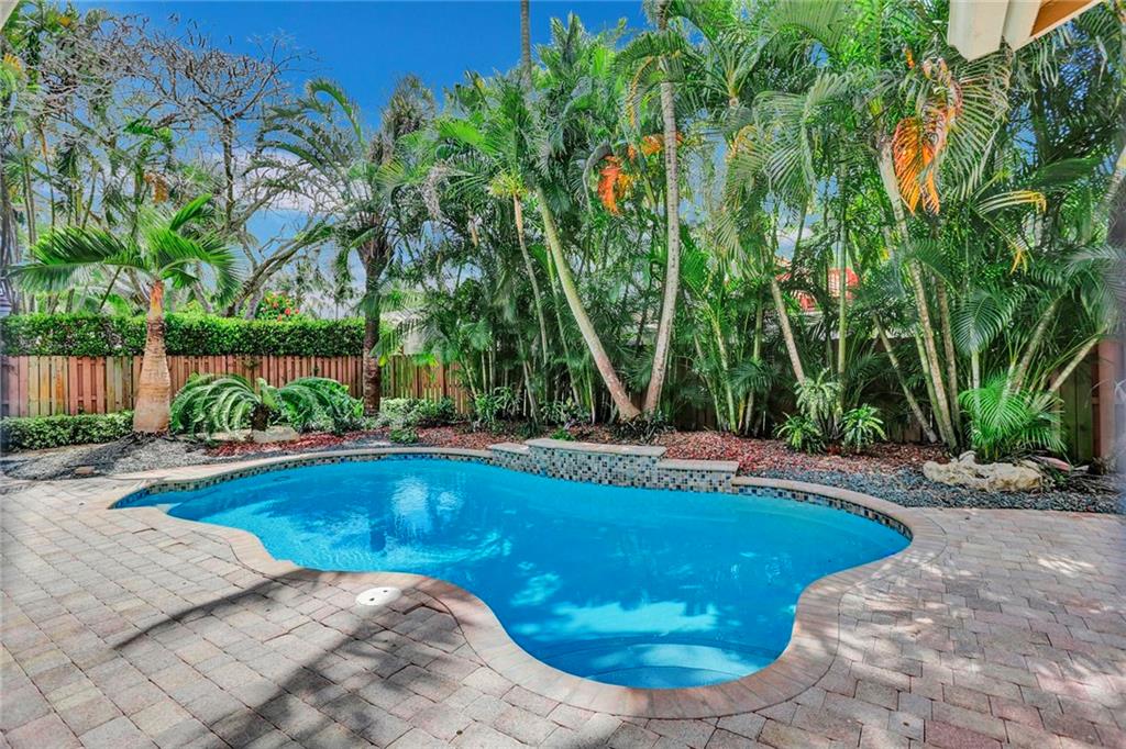 Embassy Lakes - Residential