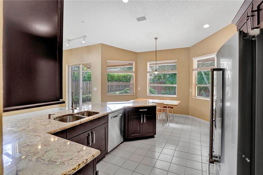 Embassy Lakes - Residential