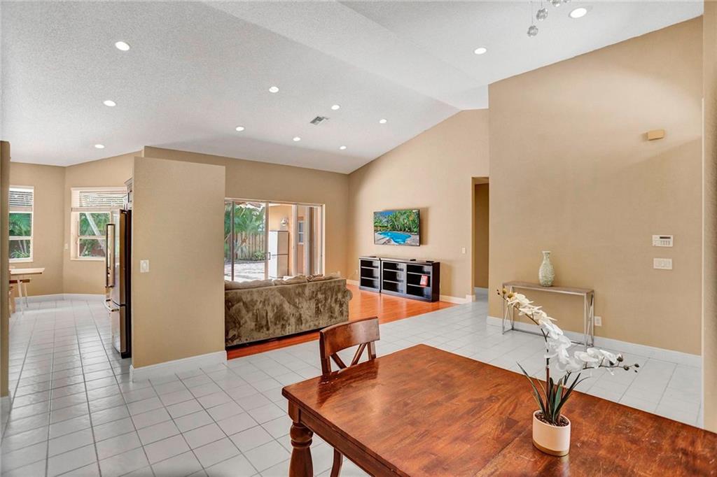 Embassy Lakes - Residential