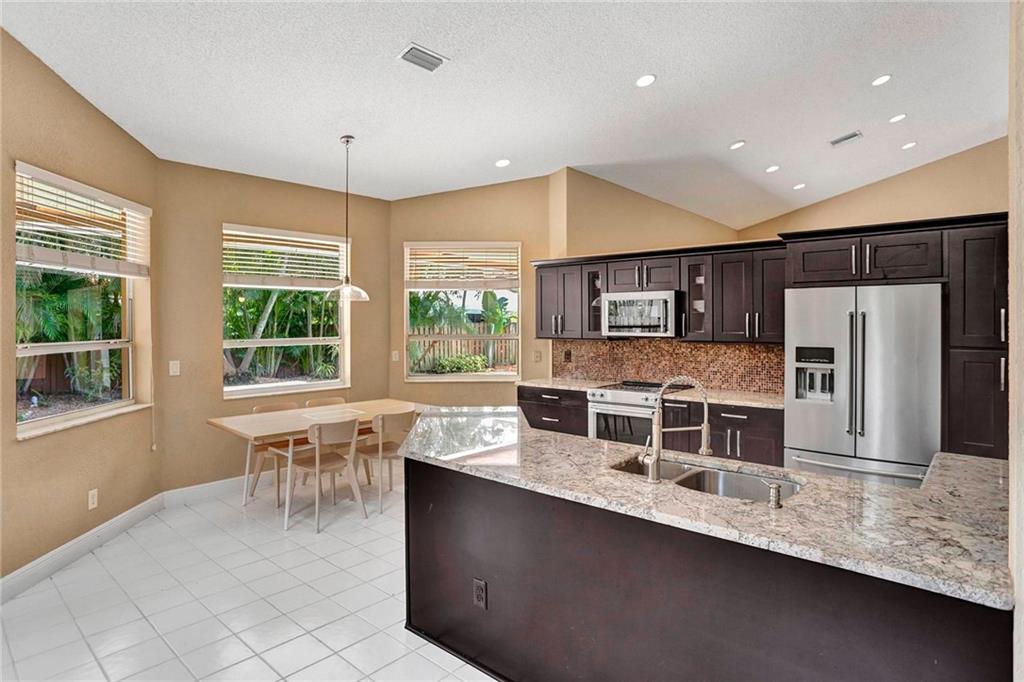 Embassy Lakes - Residential