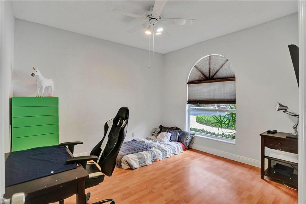 Embassy Lakes - Residential