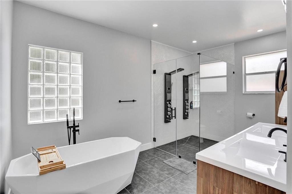 Embassy Lakes - Residential