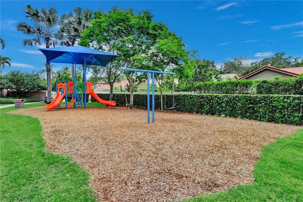 Embassy Lakes - Residential