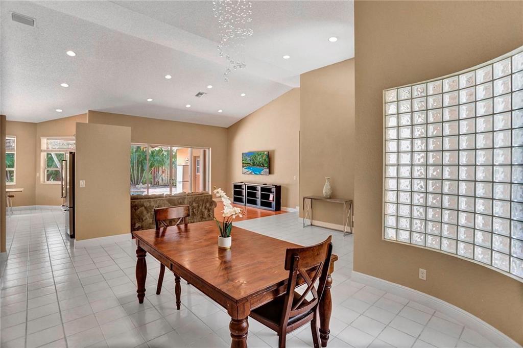 Embassy Lakes - Residential