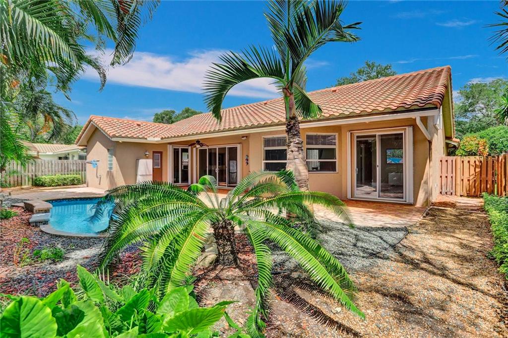 Embassy Lakes - Residential