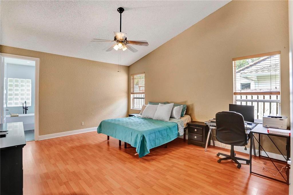 Embassy Lakes - Residential