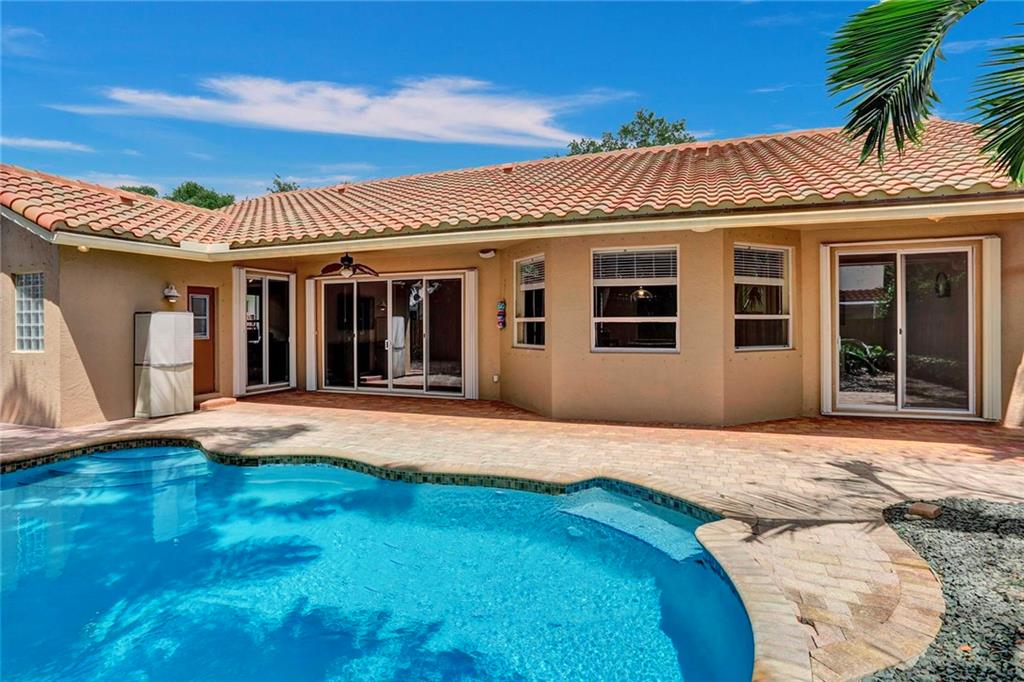 Embassy Lakes - Residential