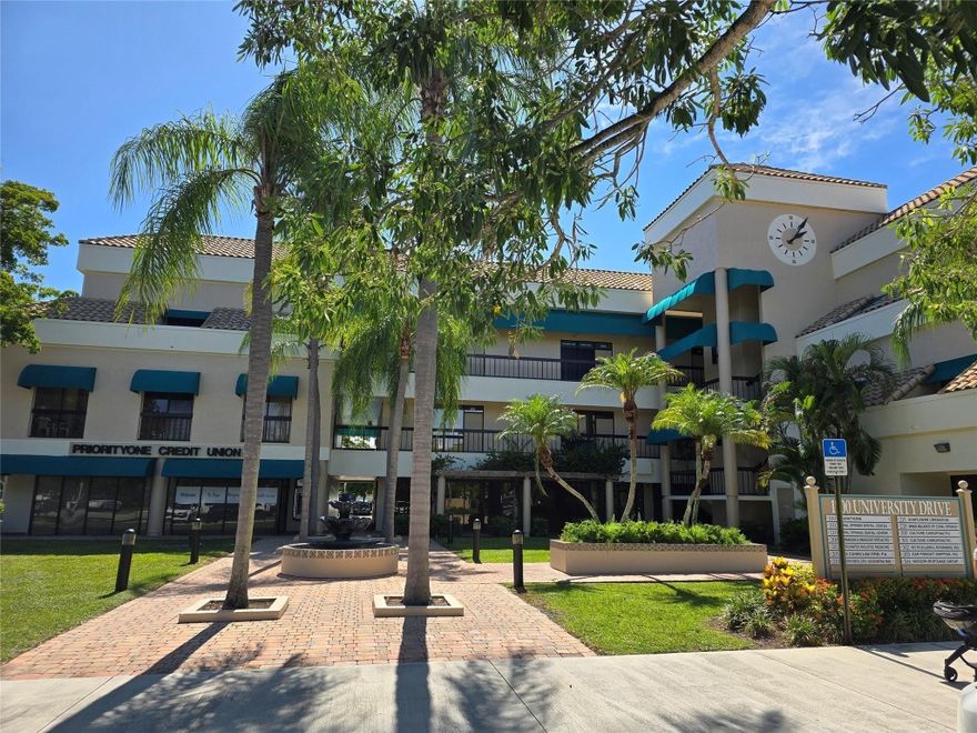 Share office for rent Mortgage company office, has one great 9X22 room with 4 desks and 4 chairs. Rent include Wi-fi, electricity, and a conference room can be use if needed. In a great location in Coral Springs. easy moving in. Just bring your computer and briefcase. contact Robert for more info.