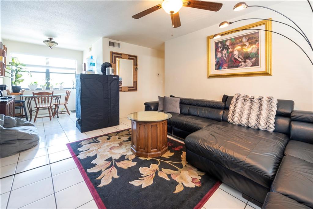 FAVALE CONDO - Residential