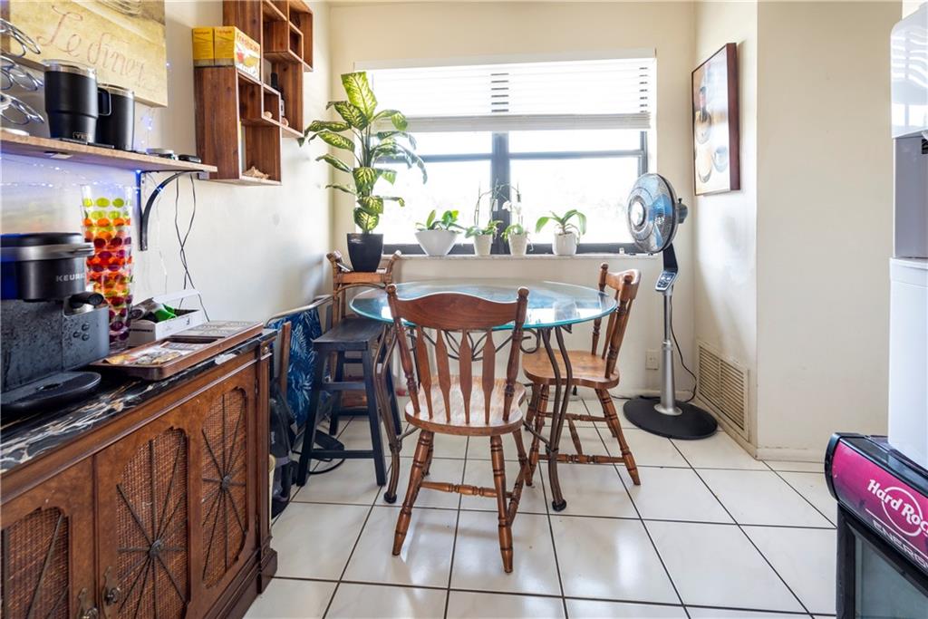 FAVALE CONDO - Residential