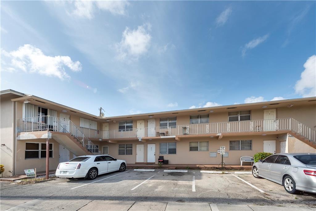 FAVALE CONDO - Residential