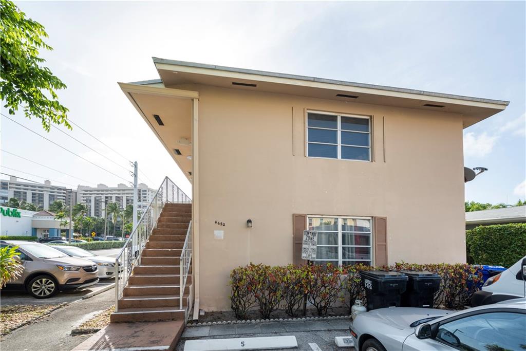 FAVALE CONDO - Residential