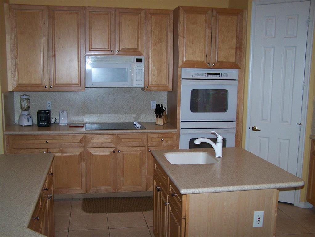 ISLES AT WELLINGTON 4 - Residential Lease