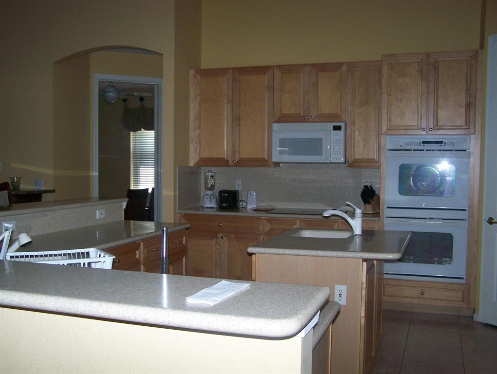 ISLES AT WELLINGTON 4 - Residential Lease