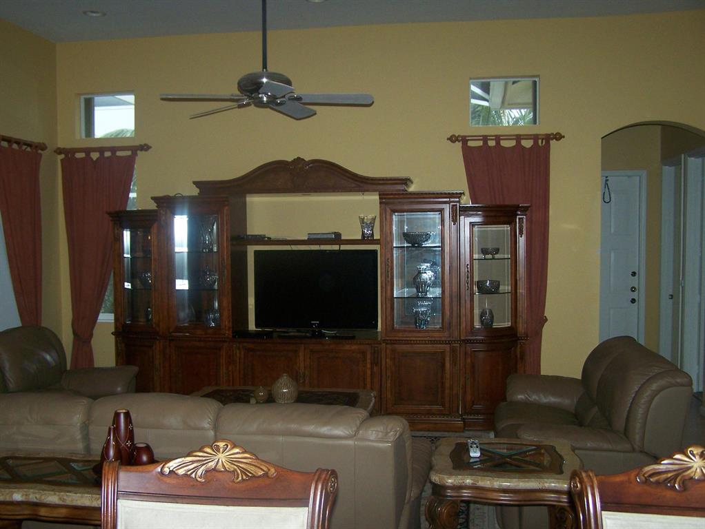 ISLES AT WELLINGTON 4 - Residential Lease