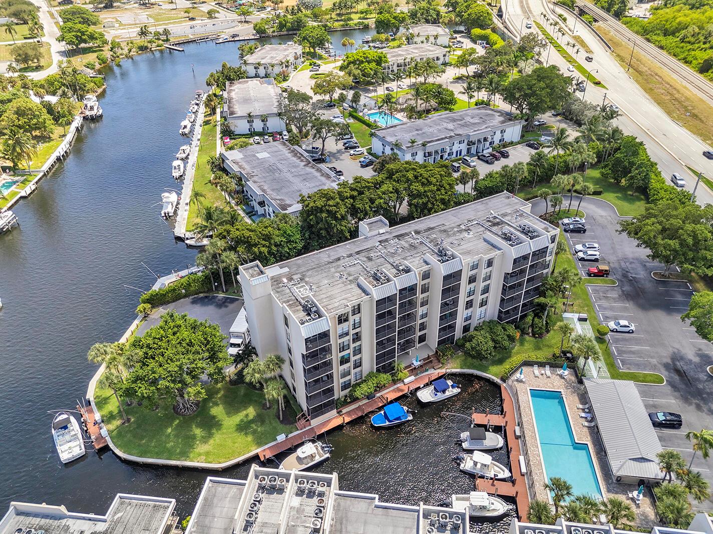 21 Royal Palm Way 4050