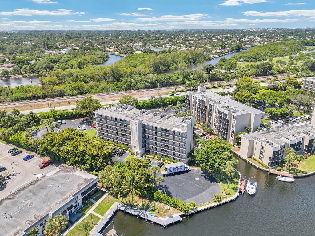 21 Royal Palm Way 4050