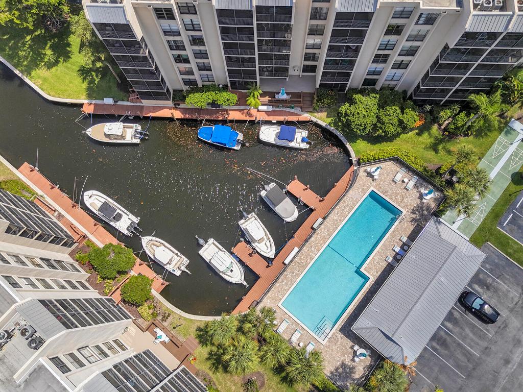 21 Royal Palm Way 4050