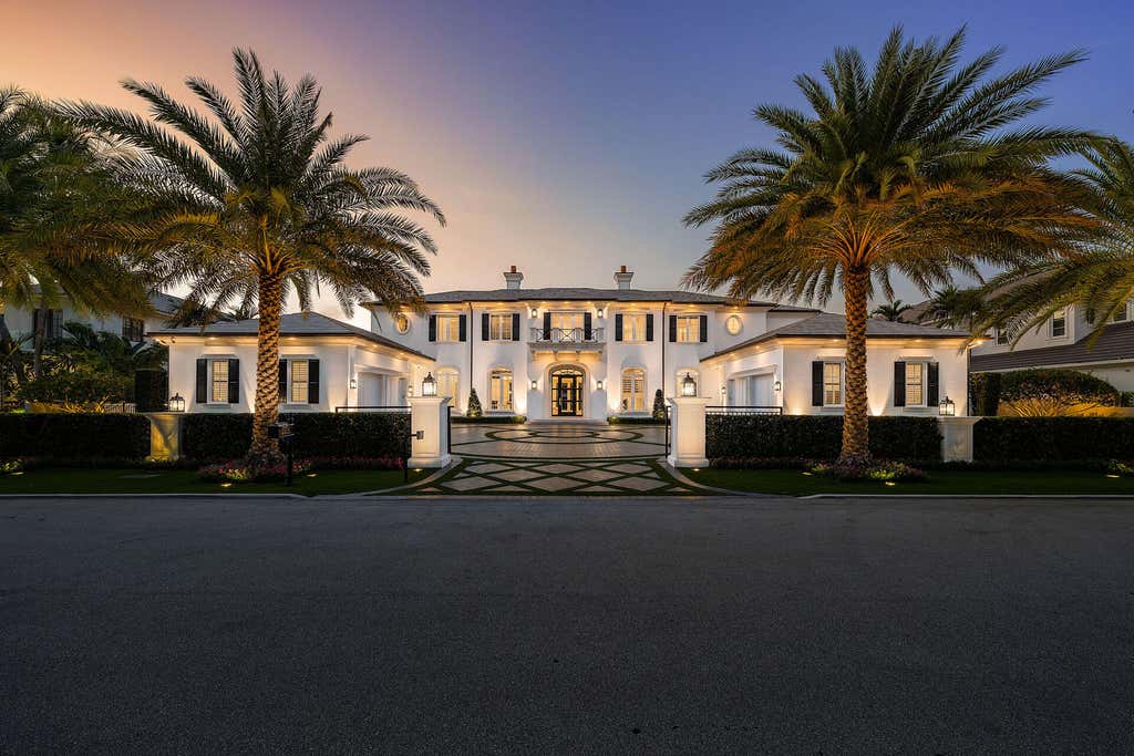 Photo of 215 W Key Palm Road, Boca Raton, FL 33432 (MLS # B26053716)