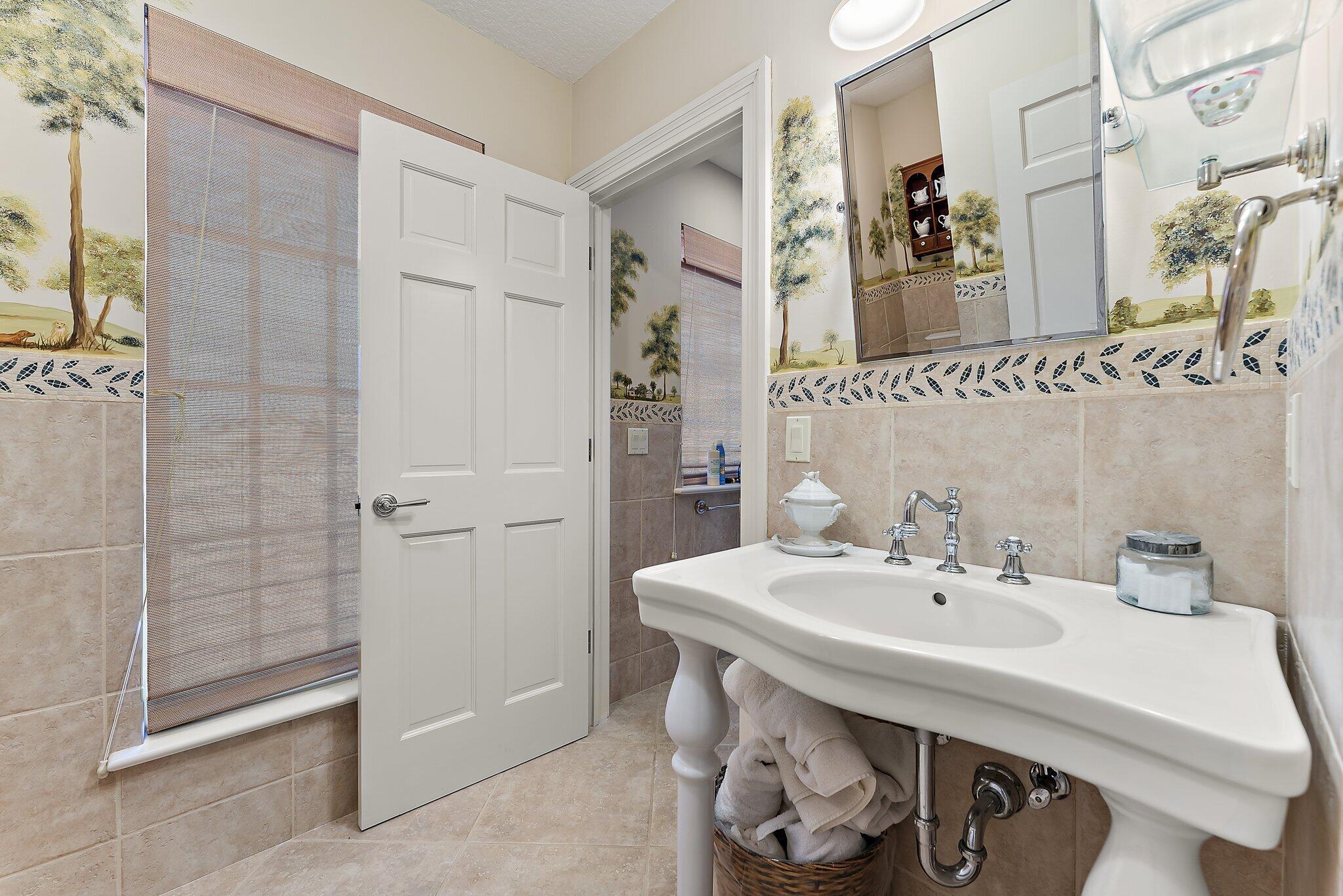 SOUTHERN CAY AT JONATHANS - Residential