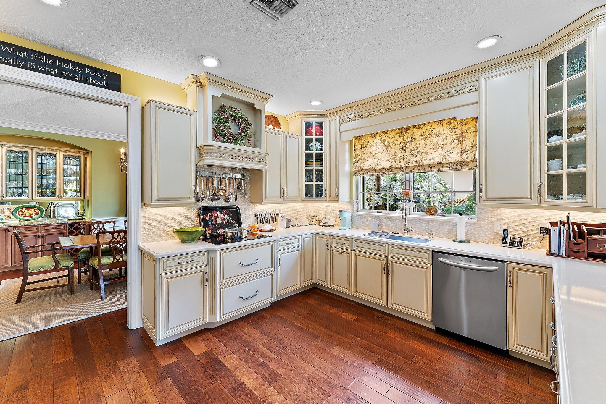 SOUTHERN CAY AT JONATHANS - Residential