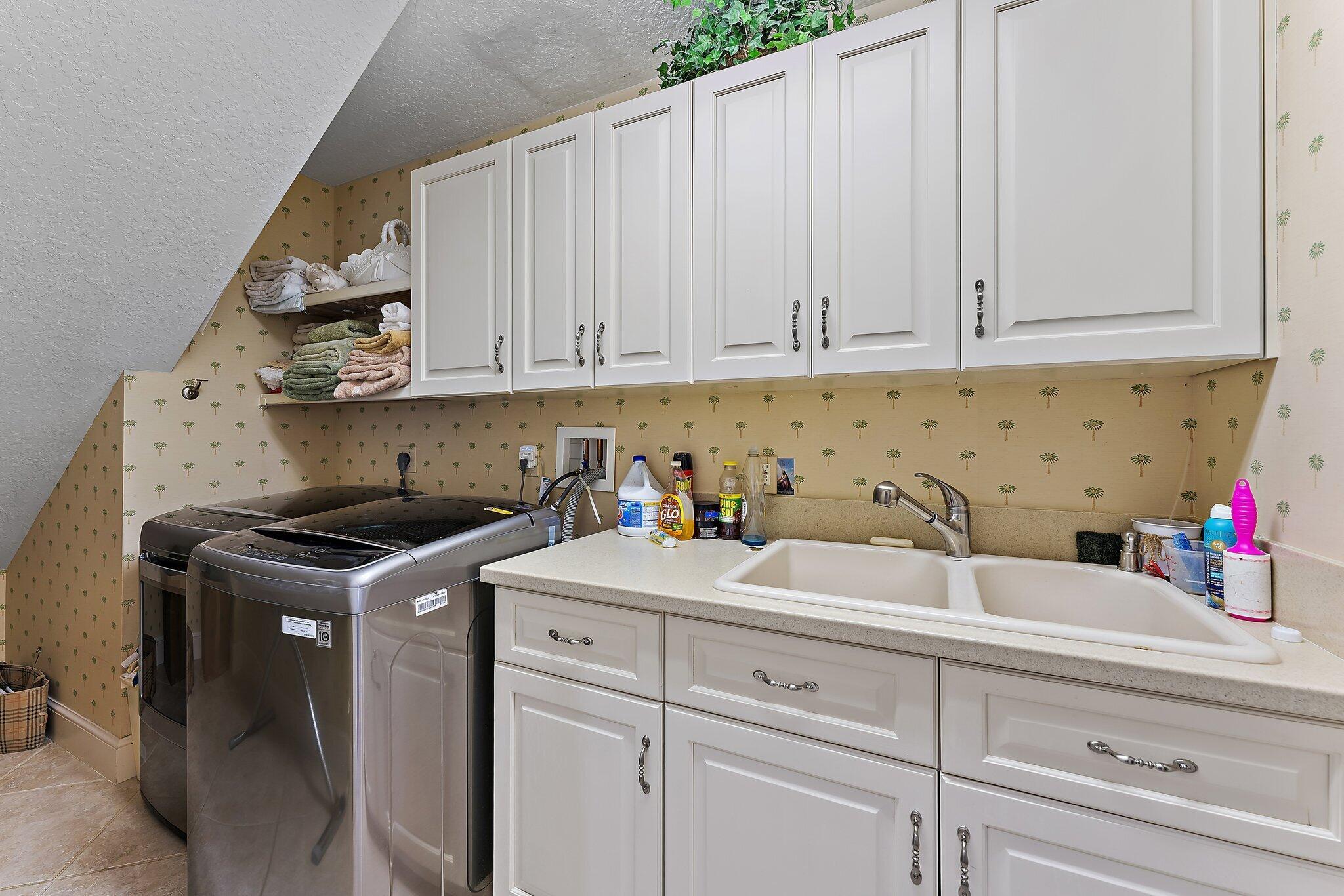 SOUTHERN CAY AT JONATHANS - Residential