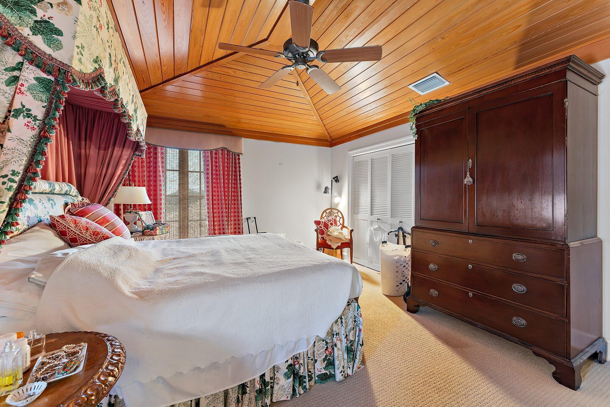 SOUTHERN CAY AT JONATHANS - Residential