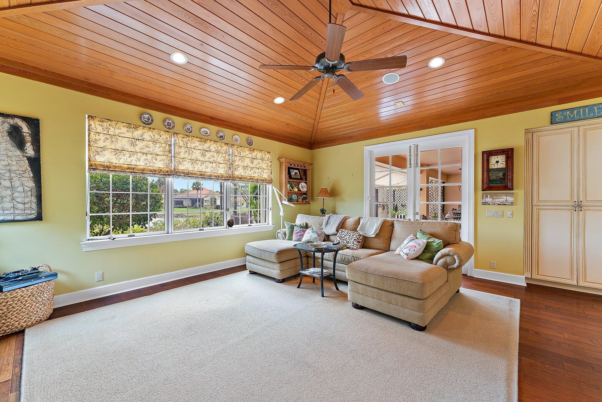 SOUTHERN CAY AT JONATHANS - Residential