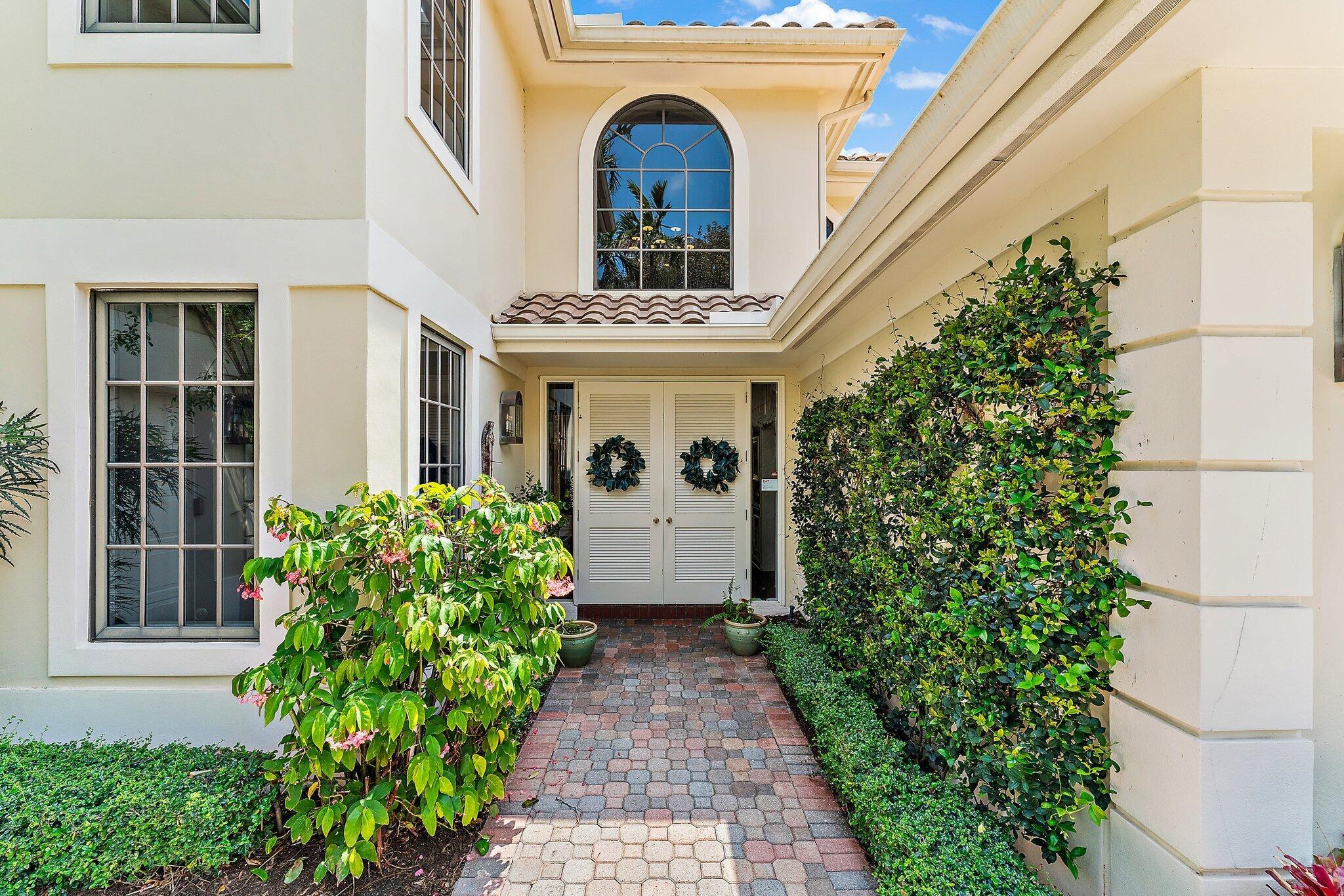 SOUTHERN CAY AT JONATHANS - Residential