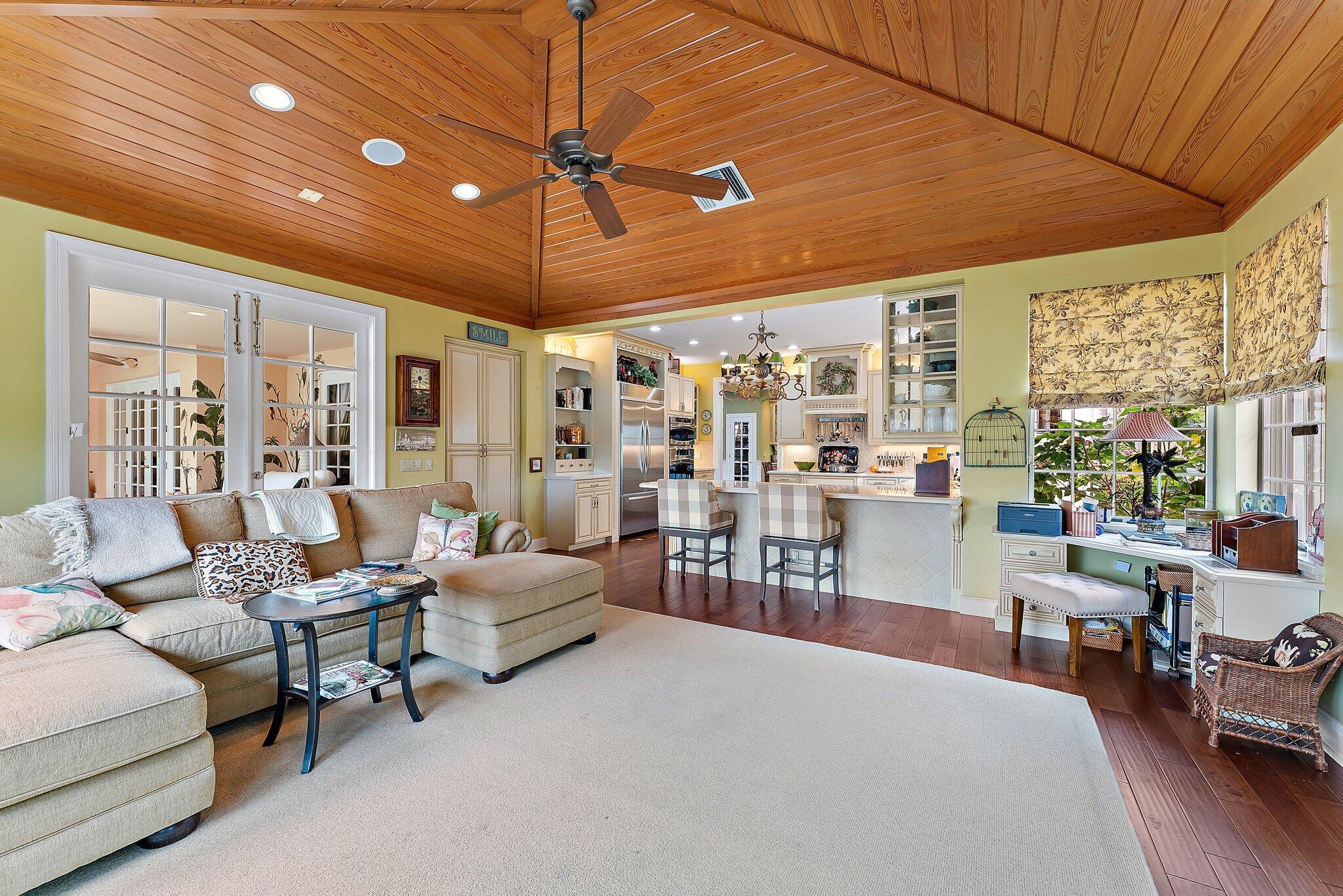 SOUTHERN CAY AT JONATHANS - Residential