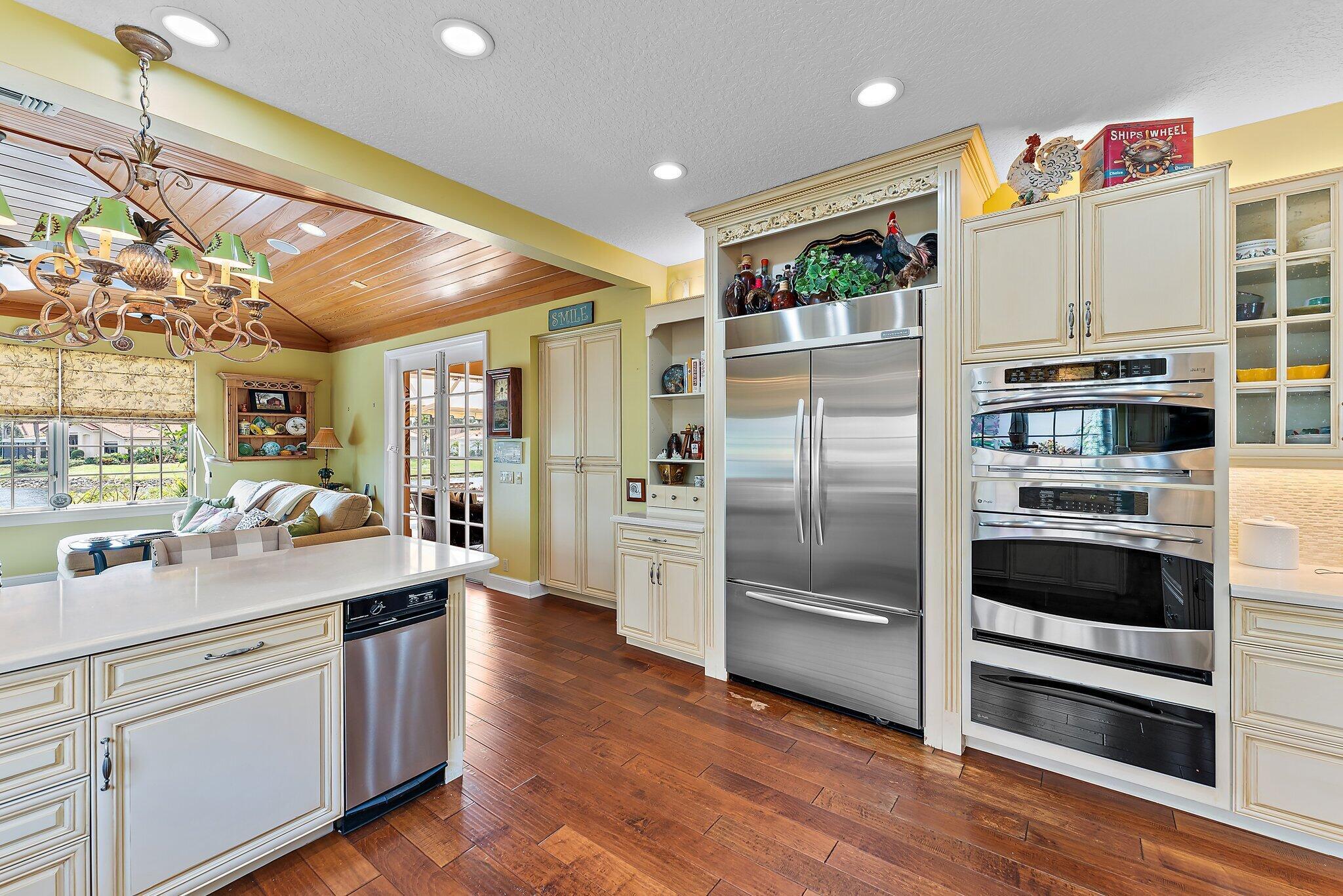 SOUTHERN CAY AT JONATHANS - Residential