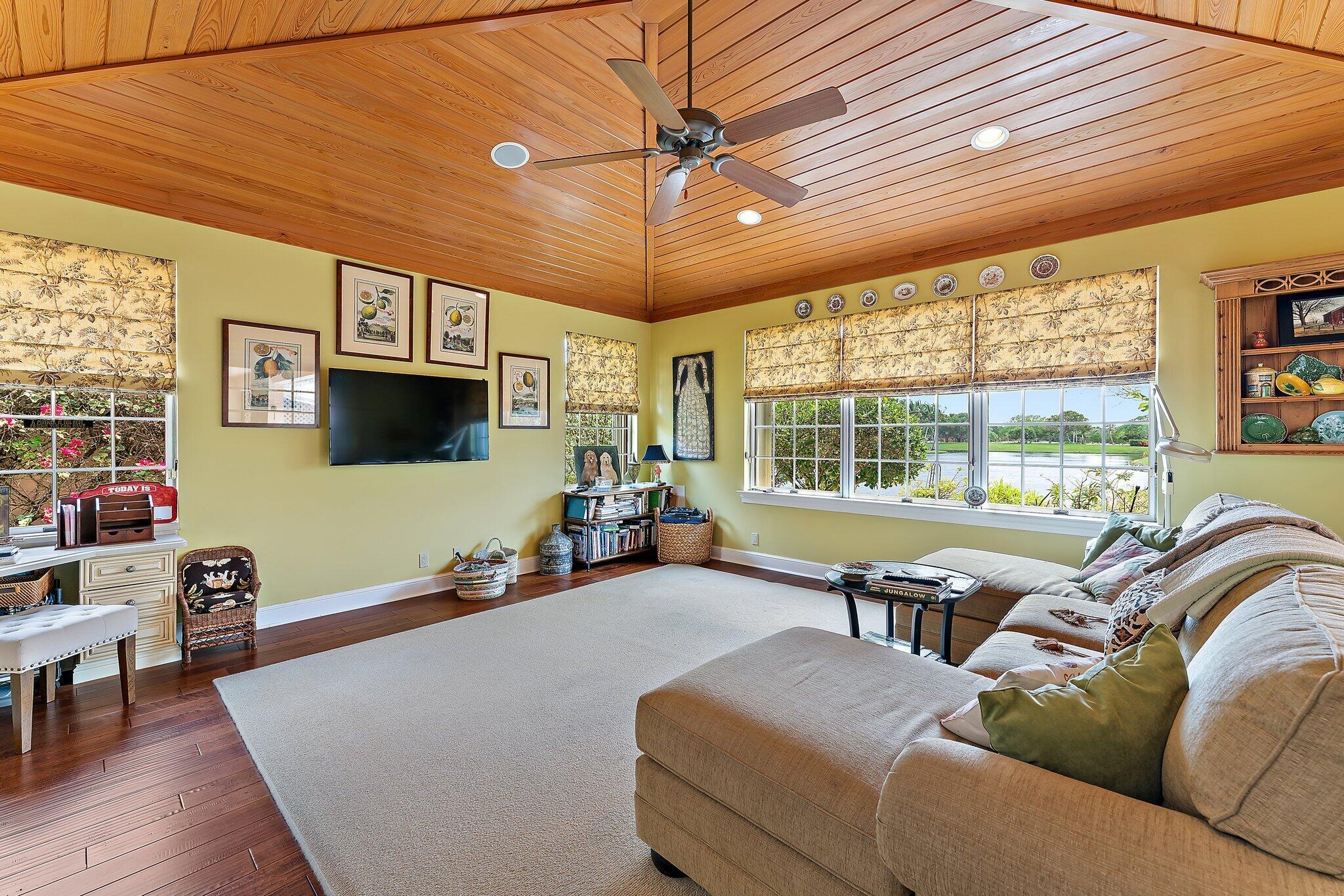 SOUTHERN CAY AT JONATHANS - Residential