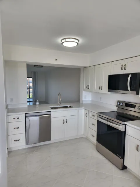 14475 N Strathmore Lane Unit 707, Delray Beach, FL MLS: R11085069