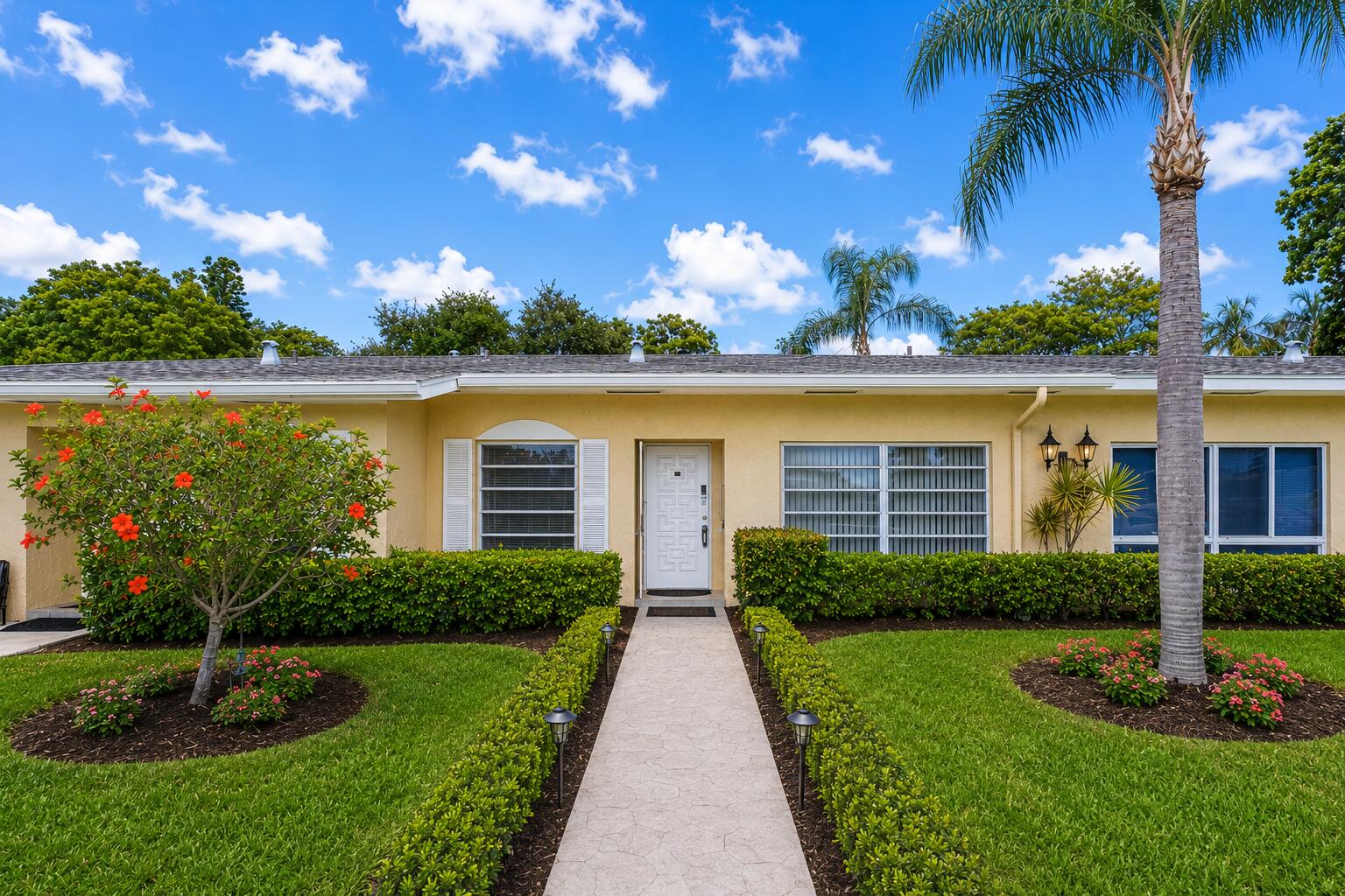 PALM GREENS AT VILLA DEL RAY CONDO II - Residential