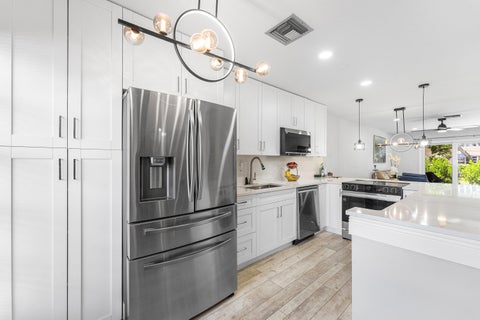 Tiny photo for 13788 Via Flora #B, Delray Beach, FL 33484 (MLS # B26032816)