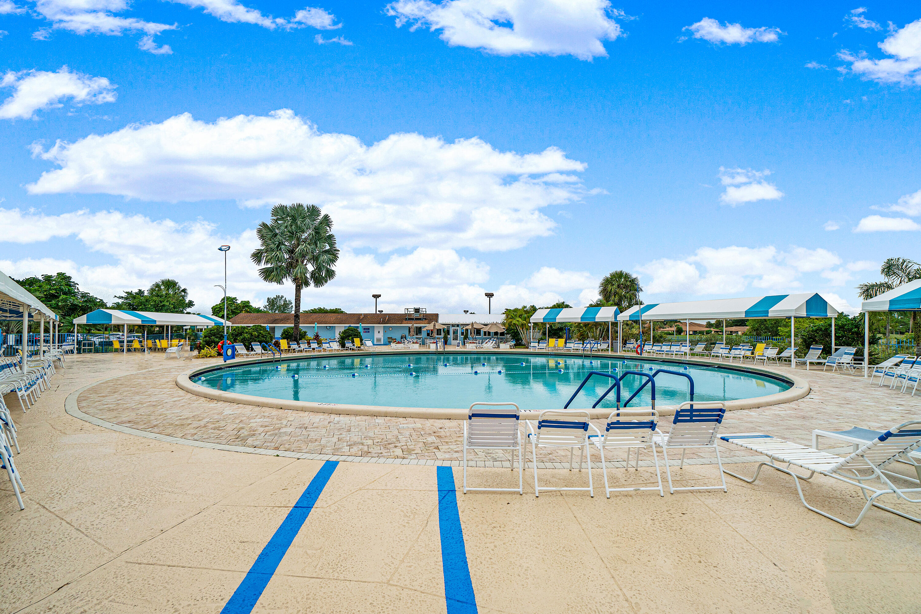 PALM GREENS AT VILLA DEL RAY CONDO II - Residential