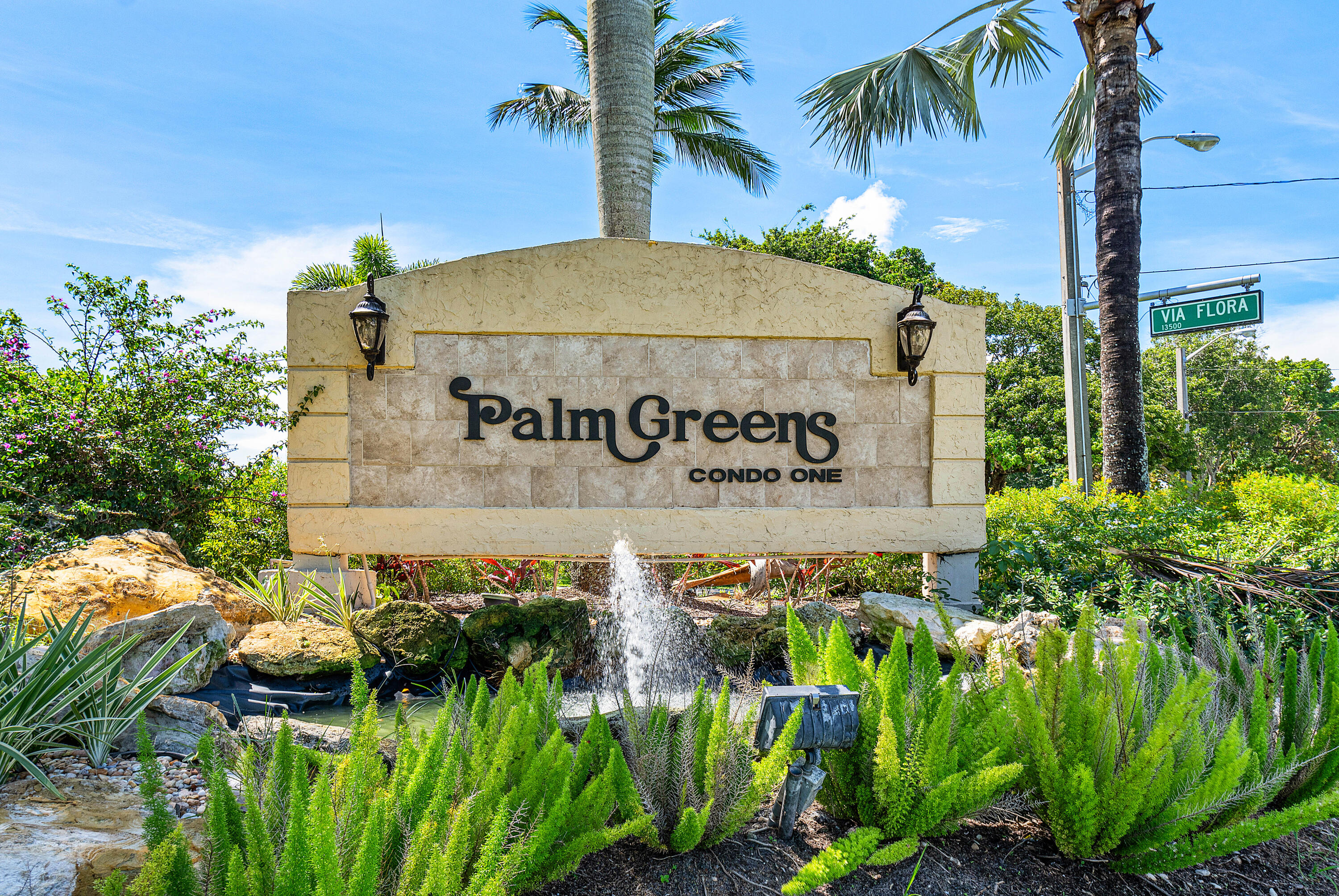 PALM GREENS AT VILLA DEL RAY CONDO II - Residential