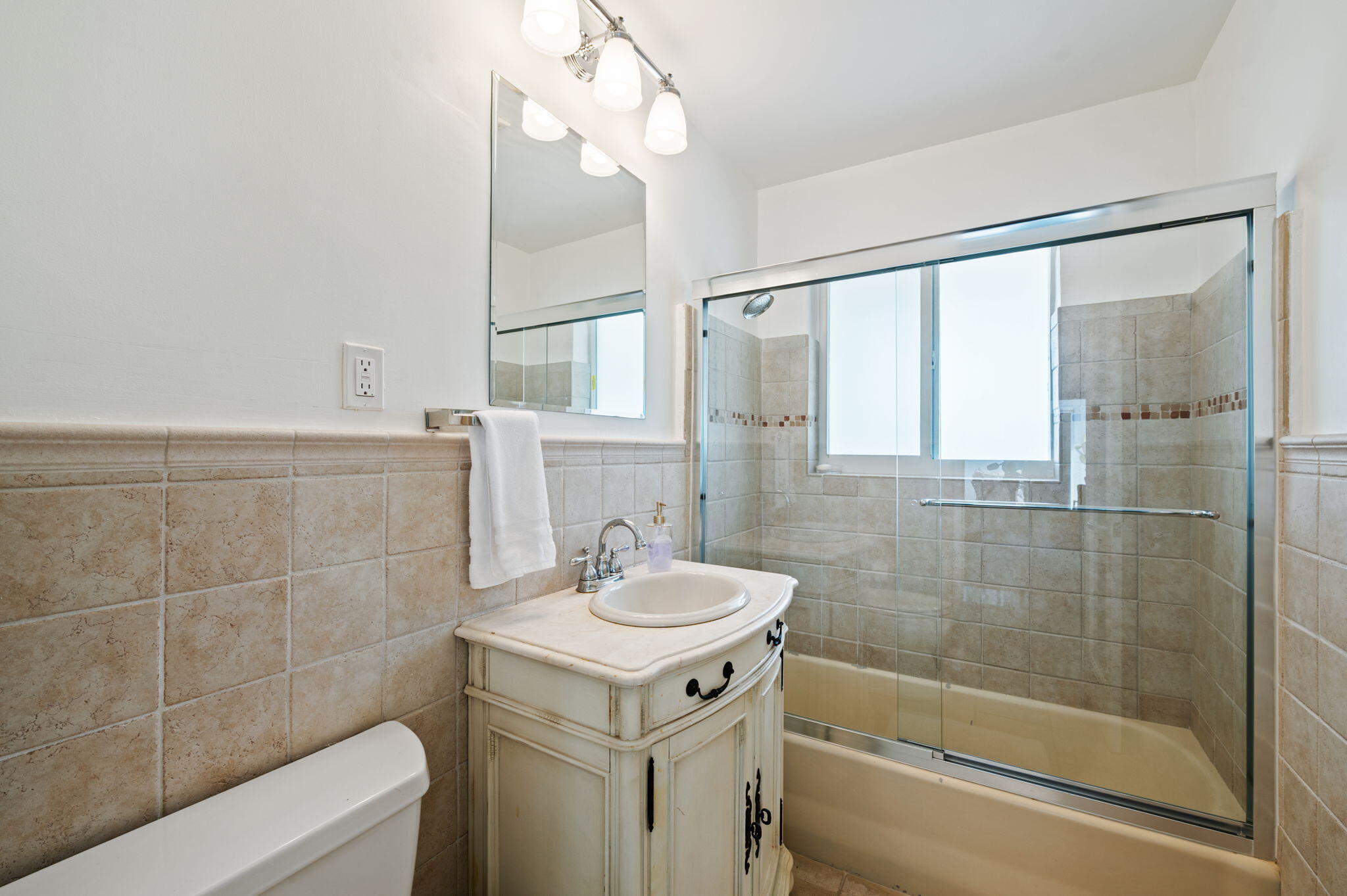 TROPICAL MANORS ADD 26 - Residential