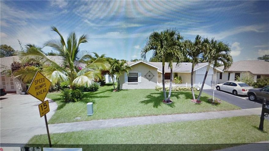 Just new in the market, Super nice home! ready to move, cool Key-West-tiki bar in the water...grill NOT INCLUDE!.Not Kidding! An Island by itself! Your own garage for the toy while plenty of parking. Property was totally updated in the last 5 years including roof,Pride owners. This is a great deal, FHA no problems here! seller buying a bigger home and needs to sale now! Check your comparables! get approved your clients first. This is a nice home waiting for a new family to enjoy it with love. Easy showing