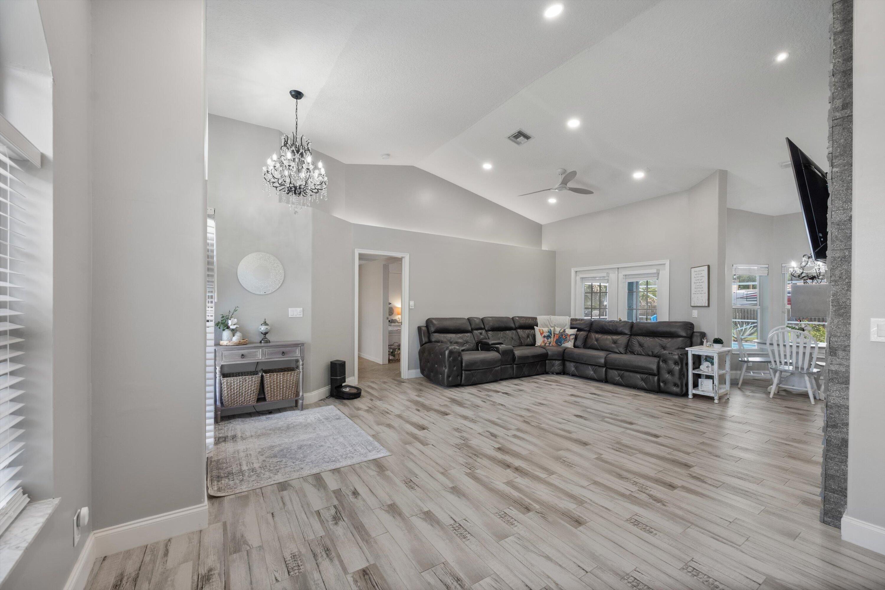 Properties 14862 85th Road N