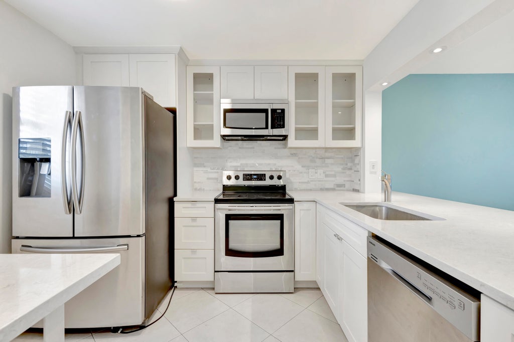 Photo of 2601 NE 3rd Court #3120, Boynton Beach, FL 33435 (MLS # R11076450)