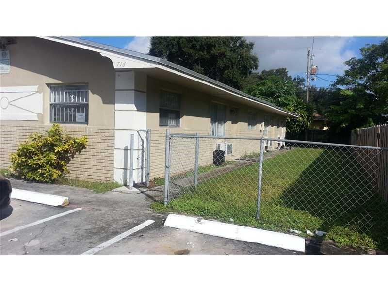 A lovely 2 bedroom unit with a spacious interior, eat in kitchen, updated cabinets, tiled floors in the living area and much more. Ready for you to move in in. Quick approval. Located close to highways and shopping areas.