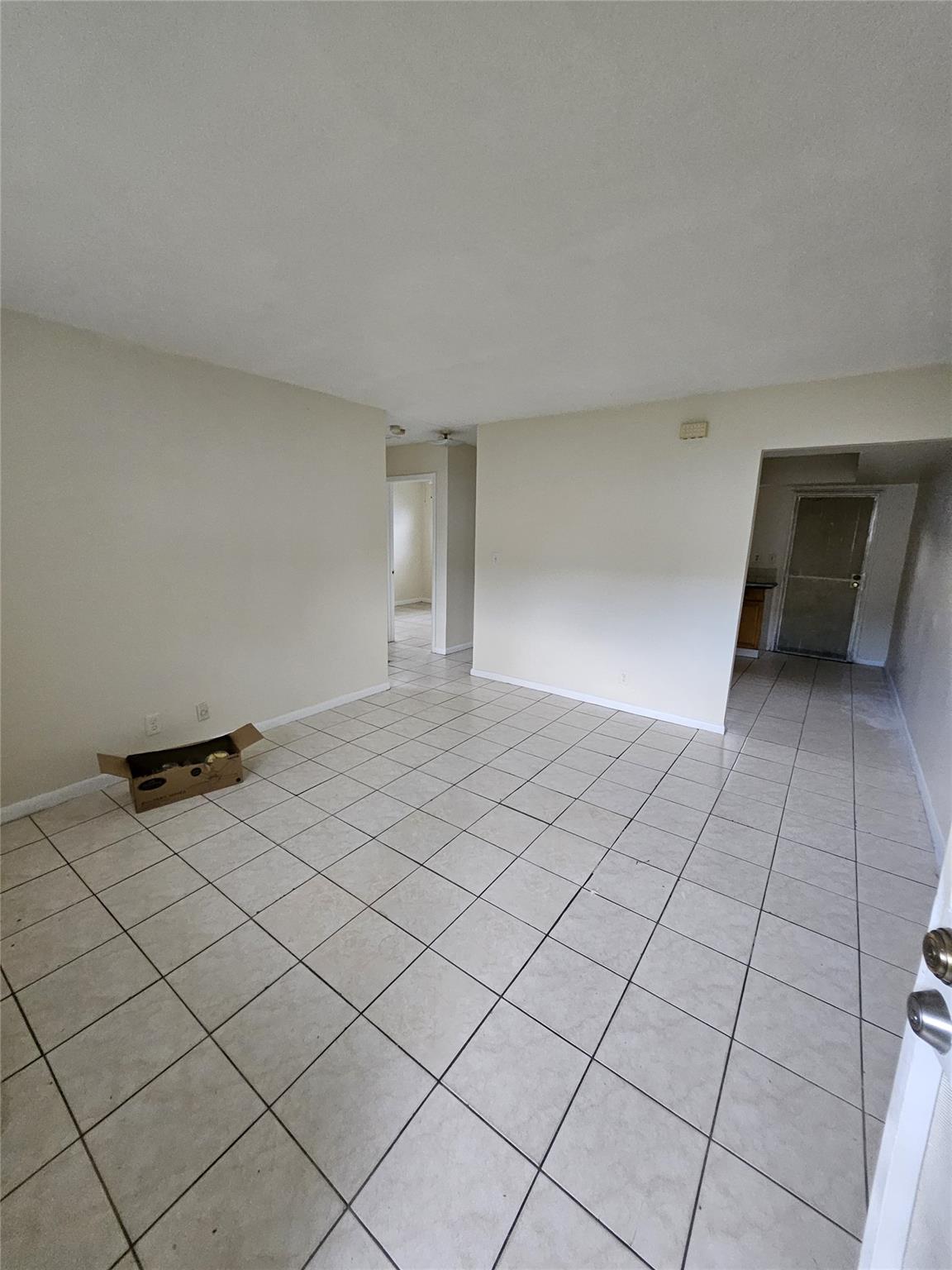 College Tr 19-9 B - Residential Lease