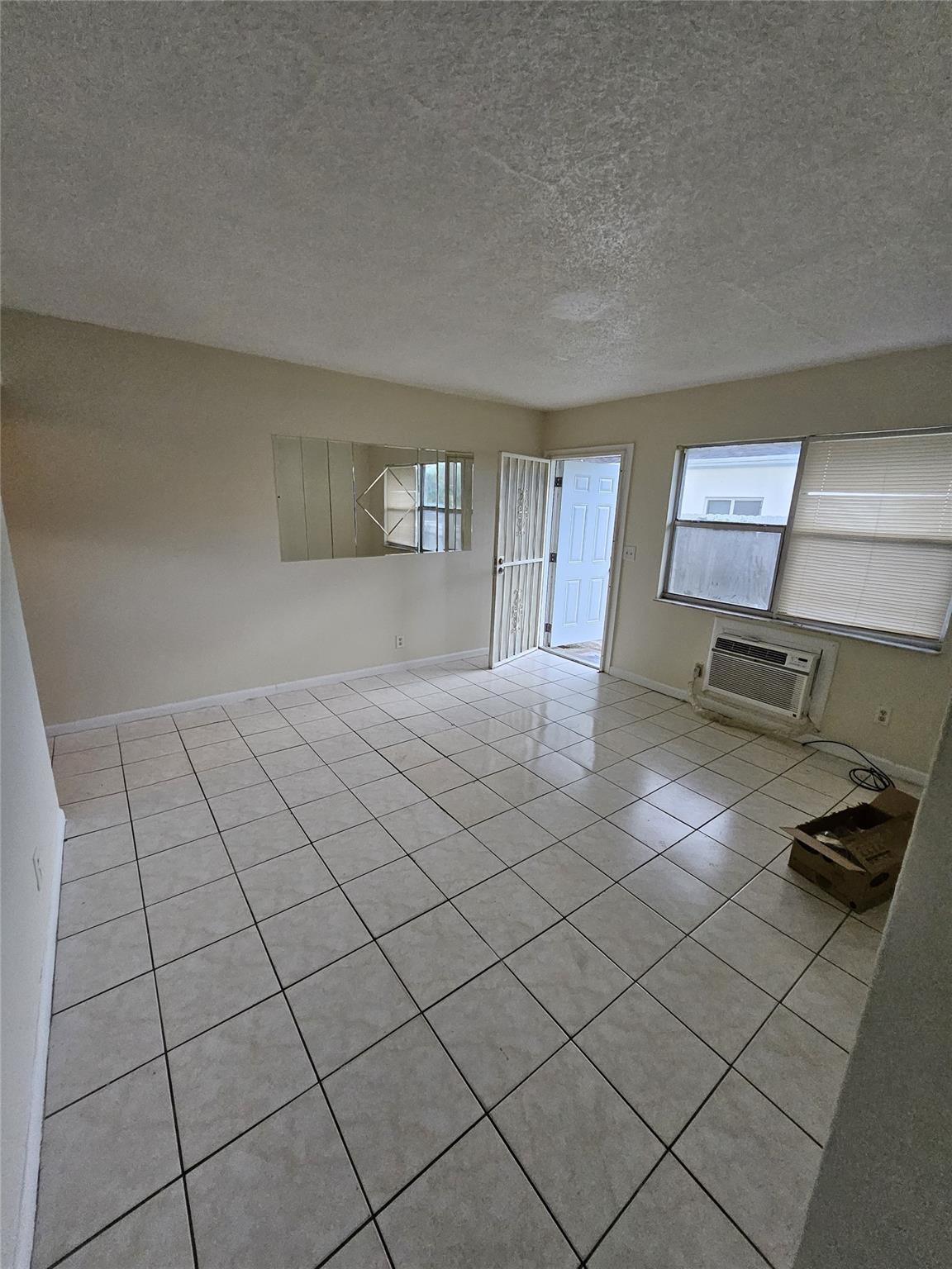 College Tr 19-9 B - Residential Lease