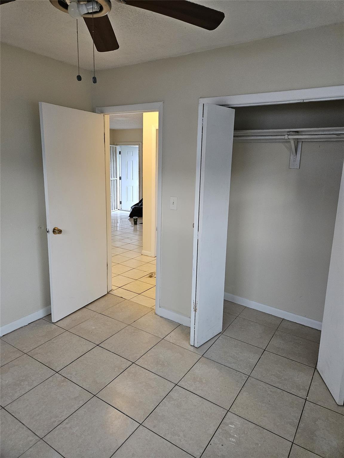 College Tr 19-9 B - Residential Lease