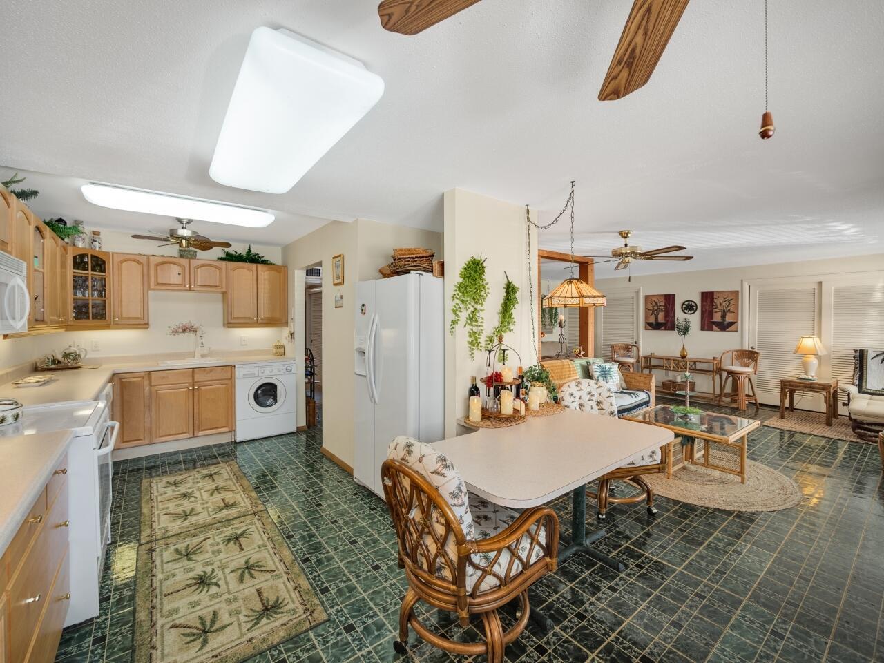 LAKE COLONY APTS THREE INC - Residential Lease