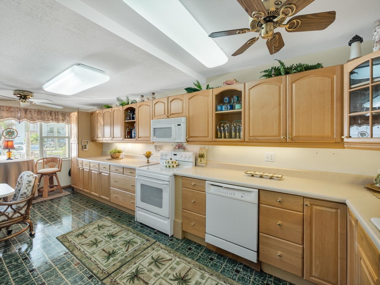 LAKE COLONY APTS THREE INC - Residential Lease